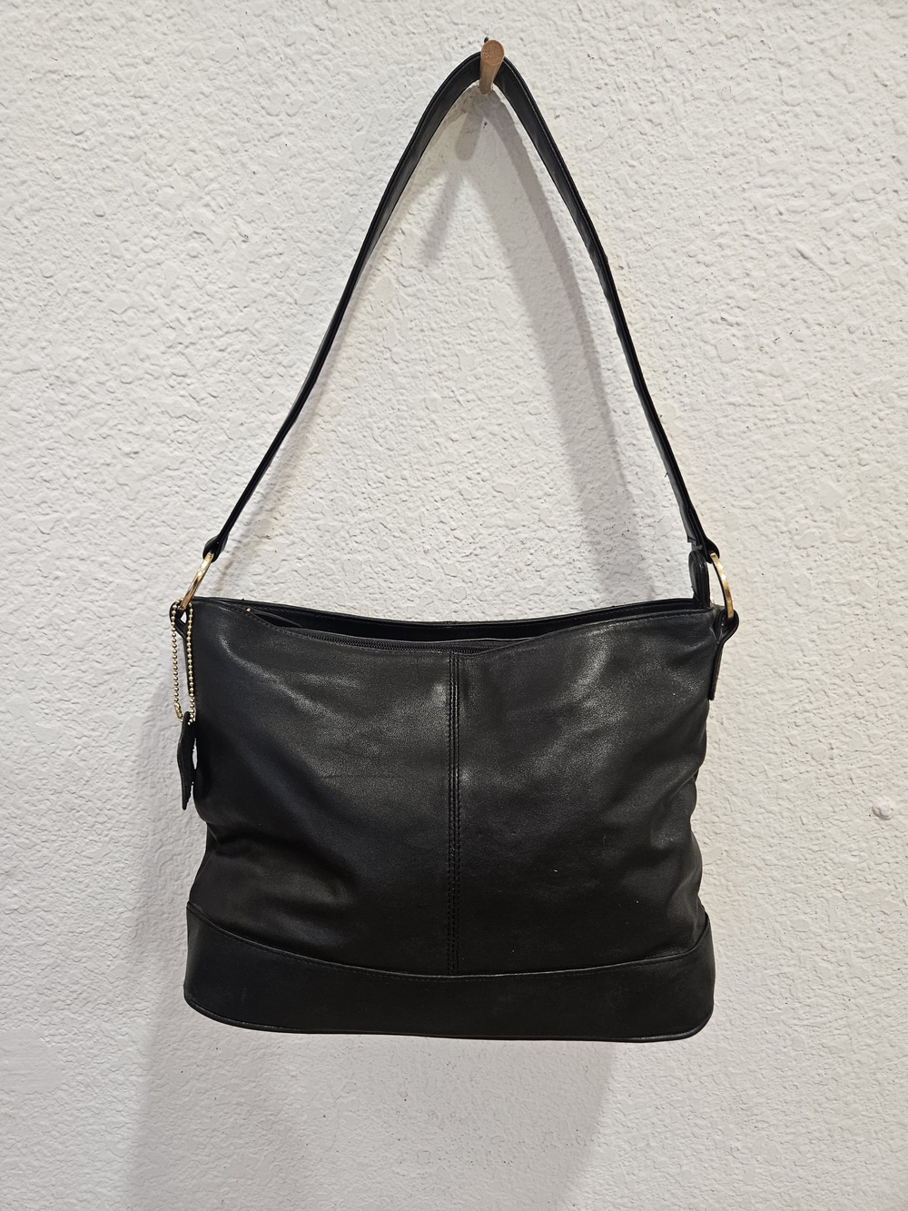 Vintage Gianni Bini Black Leather Hobo Shoulder Bag with Gold Hardware
